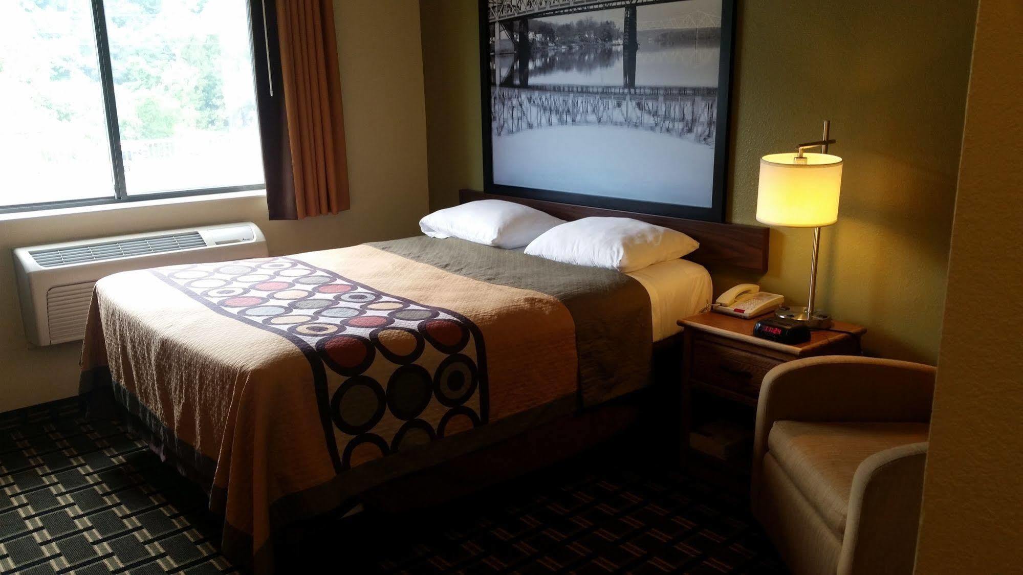 Hotel Super 8 By Wyndham Wheeling Wv Zewnętrze zdjęcie